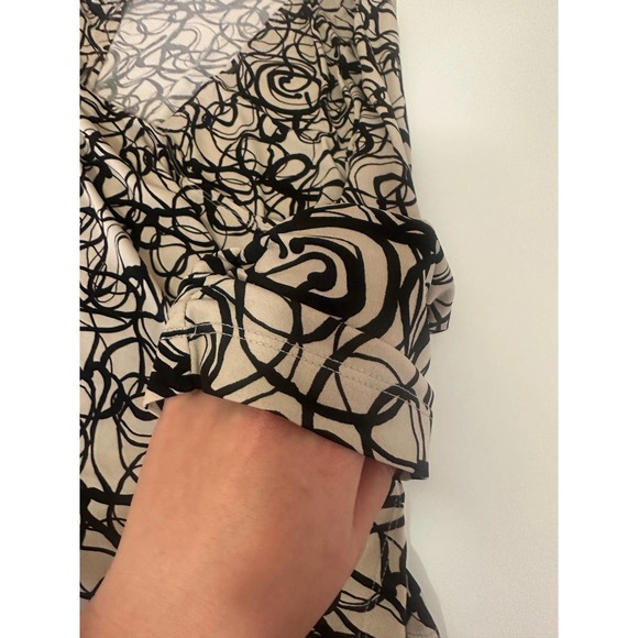 Women M Beige wrap style blouse water color abstract Susan Graver 3/4 sleeve - Picture 7 of 8